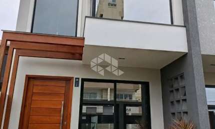 Sobrado Duplex com Duas Suítes no Canto Grande em Bombinhas SC.