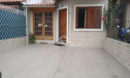 Casa 2 dormitórios com 62,29m²  bairro Aberta dos Morros