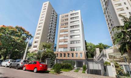 Apartamento mobiliado, 53,67m², com 01 suíte,  02 banheiros, 02 vagas no Bairro Três Figueiras, Porto Alegre.