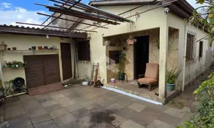 Casa 3 Quartos, 1 Suite e 1 Vaga. Lomba do Pinheiro
