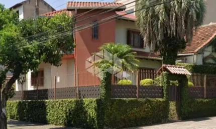 Oportunidade! ótima casa de esquina semi mobiliada com 240 m² e 4 quartos à venda no bairro partenon.