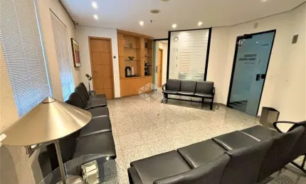 Refinado conjunto comercial com 4 salas e 3 vagas de garagem ao lado do metrô ana rosa na vila mariana