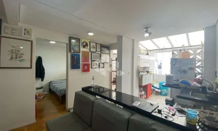 Apartamento de 2 Quartos em Santa Cecília, Próximo ao Metro