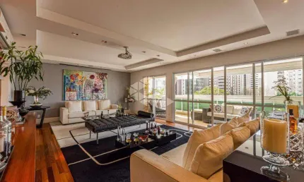 Belíssimo apartamento de 245m² no Brooklin, com 04 suítes e 04 vagas de garagens.