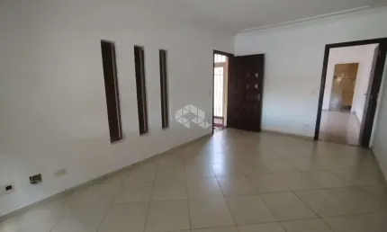 Sobrado a venda, com 3 dorms 1 suite, 2 vagas de garagem churrasqueira