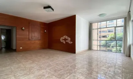 Apartamento de 190m² a apenas 500mts. da Estação Trianon Masp do Metrô, com 3 quartos, 1 vaga de garagem e potencial para reforma.