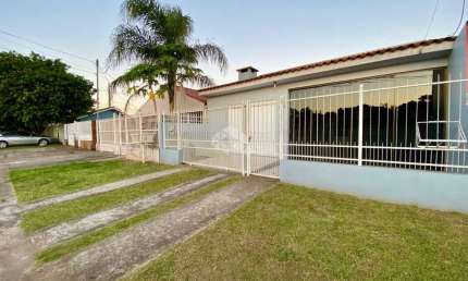 Casa 03 domitórios à venda no Bairro Camobi próximo a UFSM em Santa Maria, RS.
