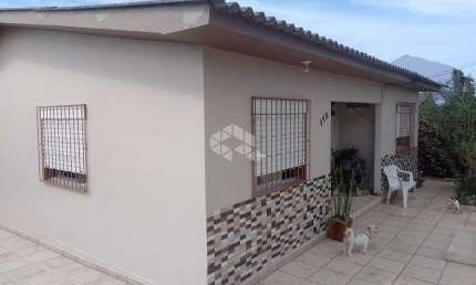 Casa de 2 quartos à venda no bairro Tomazetti, Santa Maria, RS.