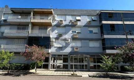 Apartamento 2 dormitórios com dependência à venda na Rua Floriano Peixoto, Bairro Centro, em Santa Maria-RS.
