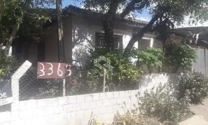 Casa de 3 quartos à venda no bairrro Tomazetti, Santa Maria, RS.