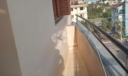 Apartamento à venda com 02 quartos, sacada e churrasqueira em Camobi, Santa Maria.