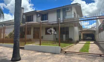 Apartamento com 04 dormitórios à venda no bairro São José, em Santa Maria.