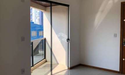 Apartamento à venda no bairro Nossa Senhora do Rosário, em Santa Maria.
