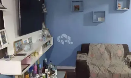 Casa com piscina, 3 dormitórios, 2 banheiros, garagem para 3 veículos, no bairro divina providência em santa maria