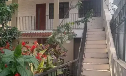 Casa de 5 dormitórios , com terraço com churrasqueira no bairro nossa senhora de fátima de santa maria