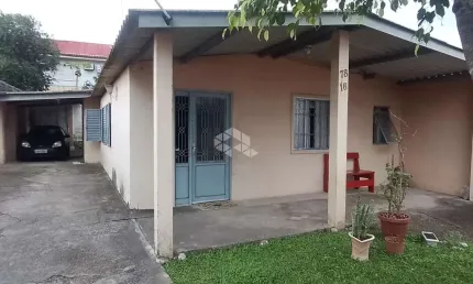 Casa com 3 quartos e 2 banheiros bem localizada no bairro tancredo neves em santa maria