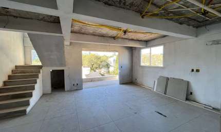 Apartamento 02 dormitórios com suíte e sacada com churrasqueira à venda na planta no Bairro Lourdes em Santa Maria