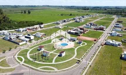 Terreno 14mx25m à venda localizado no condomínio Cidade Universitária em Camobi, Santa Maria