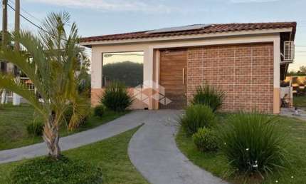 Casa em condomínio com 02 quartos e 02 suítes no Moradas Clube, no bairro Nossa Senhora de Lourdes em Santa Maria