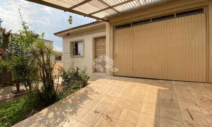 Casa de 3 dormitórios à venda no bairro São José Camobi em Santa Maria