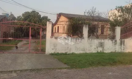 Casa 3 dormitórios à venda no bairro Tomazzetti em Santa Maria