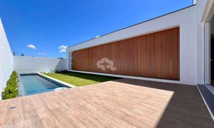Casa de 3 quartos com 1 suíte no bairro Camobi Santa Maria
