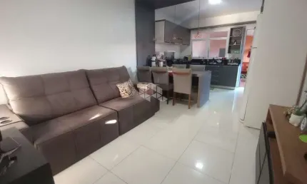 Casa à venda  com 2 quartos e 1 suíte no bairro parque pinheiro machado  em santa maria rs
