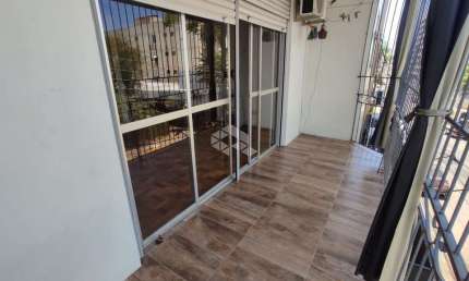 Amplo Apartamento 2 Dormitórios à venda com Sacada e Churrasqueira na Rua Appel em Santa Maria RS