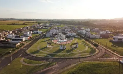 Terreno próximo a UFSM no Condomínio Cidade Universitária à venda de 350 m² no Bairro Camobi em Santa Maria - RS