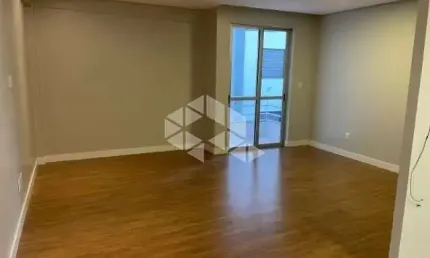 Apartamento à venda de 2 quartos semi-mobiliado na Av. Presidente Vargas em Santa Maria-RS