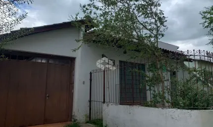 Casa de 3 dormitorios 1 suite á venda no bairro Camobi, próximo a UFSM. Santa Maria, RS.