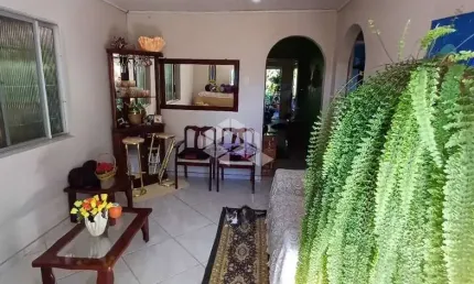 Casa à venda com dois dormitórios, dois banheiros, garagem no bairro lorenzi em santa maria
