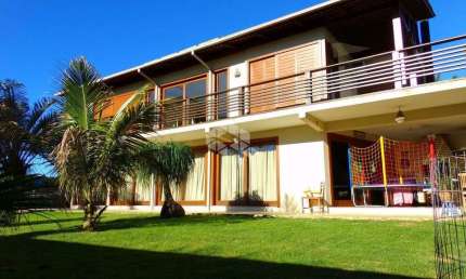 Casa com 5 dormitorios no Bairro  Campeche - Florianópolis/SC
