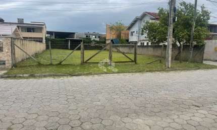 Terreno à venda na Rua Xiniquá, 369, Campeche, Florianópolis