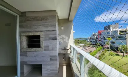 Apartamento de 3 dormitórios sendo 2 suítes em condominio club na Praia do Campeche