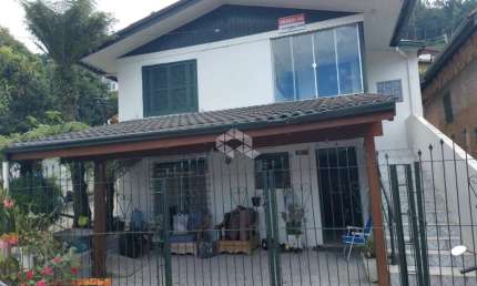 Casa 275m²  á venda em Gramado  bairro tres pinheiros