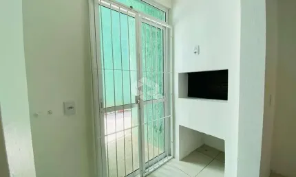 Apartamento de 2 dormitórios localizado no condomínio Ilse Scheffer em Canela.