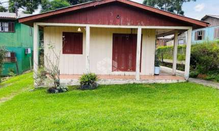 Casa a venda com 2 quartos no bairro Boeira em Canela.