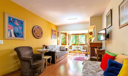 Apartamento de 1 dormitório em Gramado perto do centro da cidade.