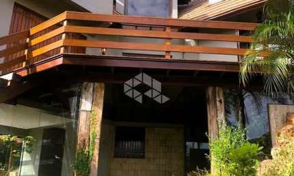 Casa a venda de 3 dormitórios sendo uma suíte, localizada no condominio Condado Saint Moritz.