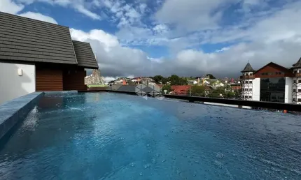 Apartamento com  dormitórios a uma quadra da Catedral de Pedra