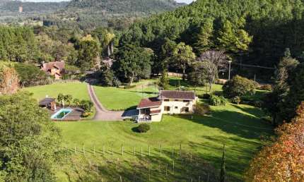 Chácara / sítio com 4 quartos à venda na Elvira Apollo Benetti, 2071, Centro, Gramado