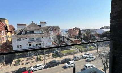 A venda apartamento de 2 dormitórios sendo 2 suítes, localizado em Gramado.