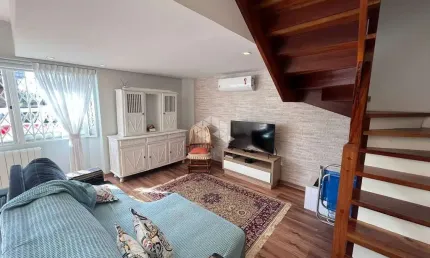 Elegância e Conforto em Canela: Residência de 3 Pavimentos com Suítes e Garden