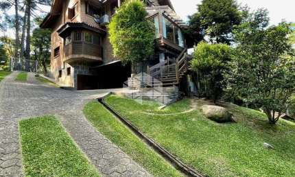 casa 400m², com 4 dormitórios sendo 2 suítes, Vila Suzana Canela