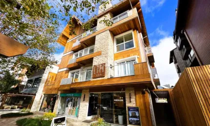 A venda apartamento de 1 dormitório sendo 1 suíte, localizado no centro de Canela.