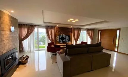 A venda apartamento de 3 dormitórios sendo 1 suíte, localizado em Gramado.