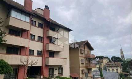 Apartamento de dois dormitórios junto a Catedral de Pedra