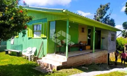 A venda casa de 3 dormitorios, localizada em Canela.
