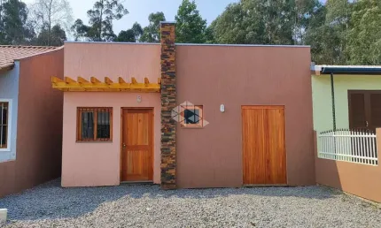 Casa de dois dormitórios em canela Bairro São Lucas